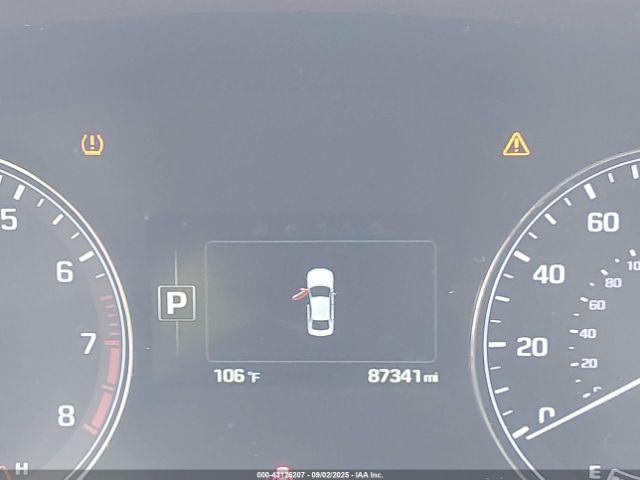 Hyundai Genesis 3.8 Image 15