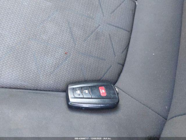 Toyota RAV4 Xle Image 12