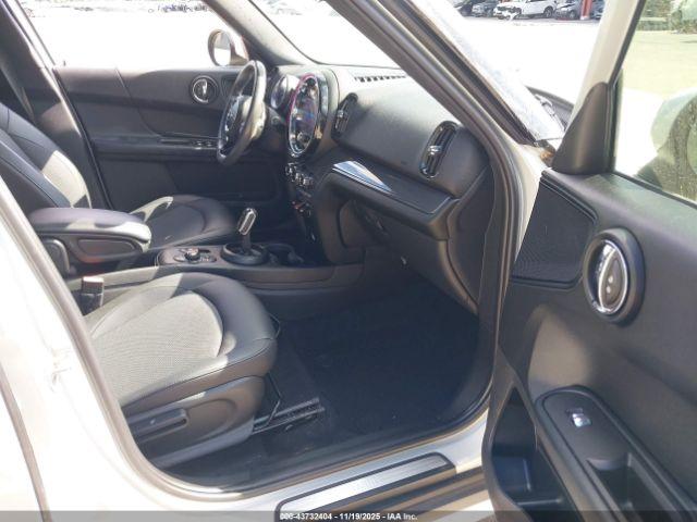 MINI Countryman Oxford Edition Image 5