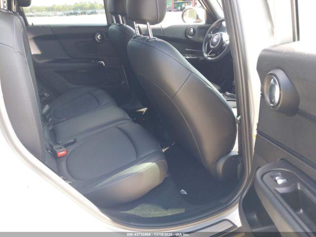 MINI Countryman Oxford Edition Image 6