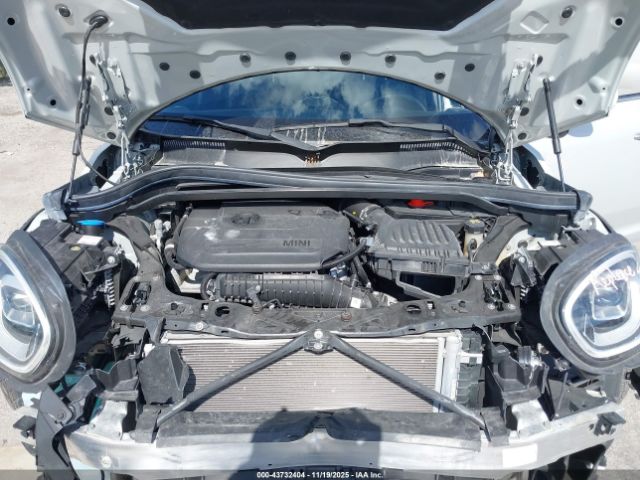 MINI Countryman Oxford Edition Image 18