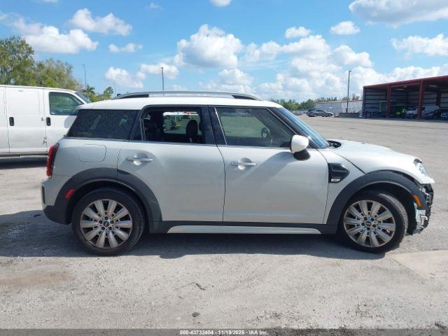 MINI Countryman Oxford Edition Image 10