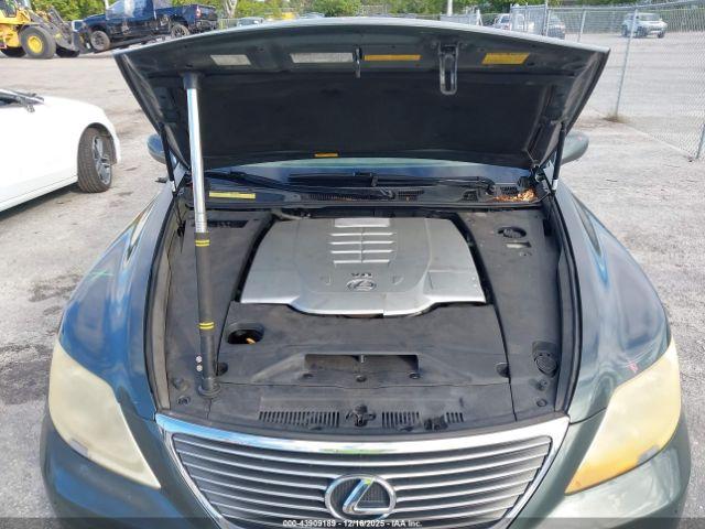 Lexus LS Image 8