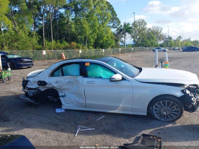 Mercedes-Benz C-Class Sport Image 11