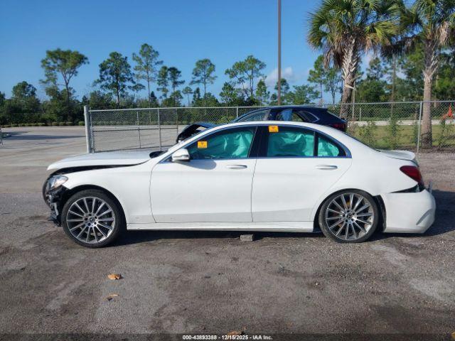 Mercedes-Benz C-Class Sport Image 13