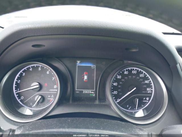 Toyota Camry Se Image 13