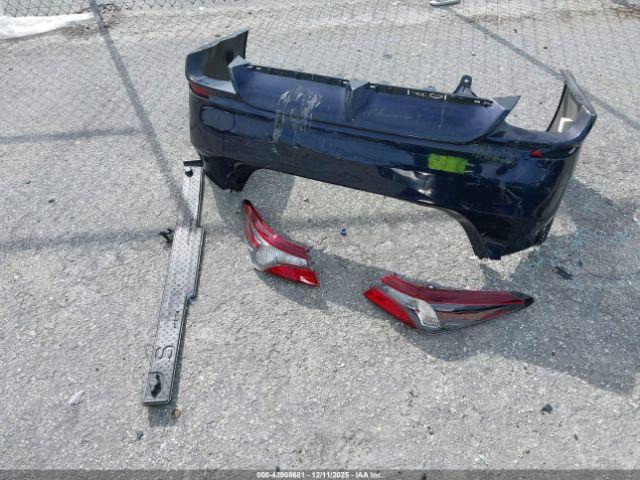 Toyota Camry Se Image 11