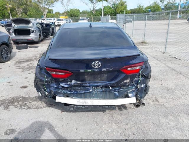 Toyota Camry Se Image 16