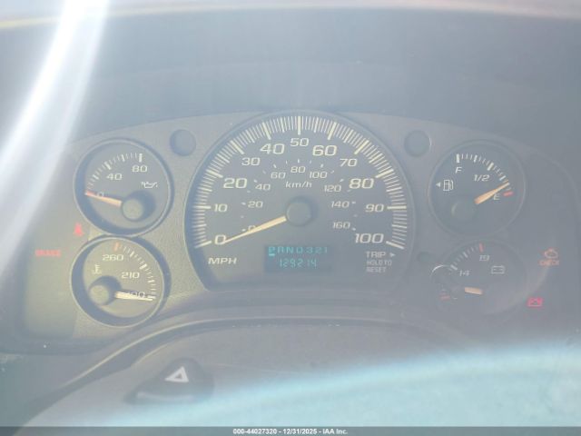 GMC Savana Work Van Image 10