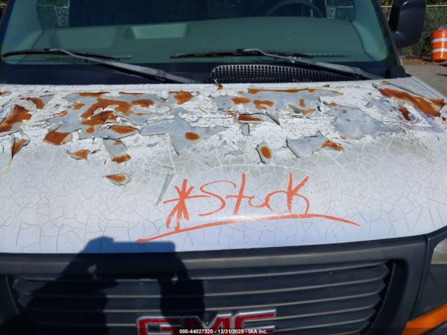 GMC Savana Work Van Image 8