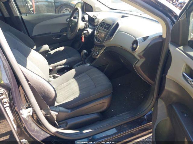 Chevrolet Sonic Lt Auto Image 6