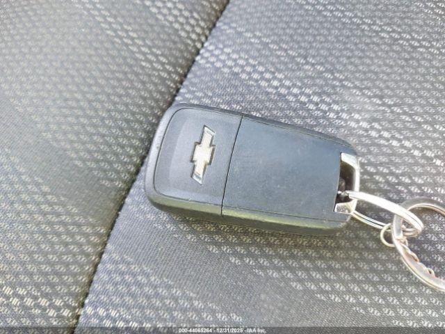 Chevrolet Sonic Lt Auto Image 12