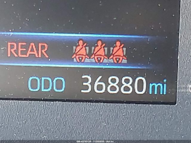 Toyota Corolla Se Image 12