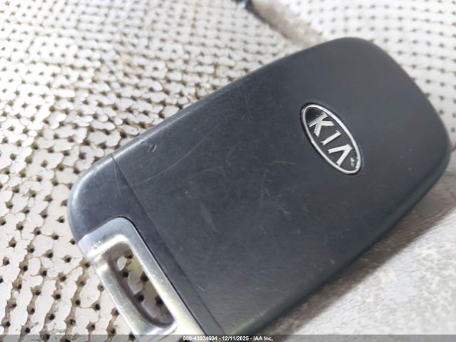 Kia Optima Sx Image 8