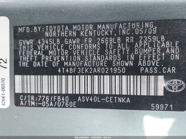 Toyota Camry Le Image 4