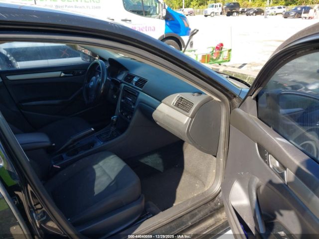 Volkswagen Passat 2.5l S Image 5