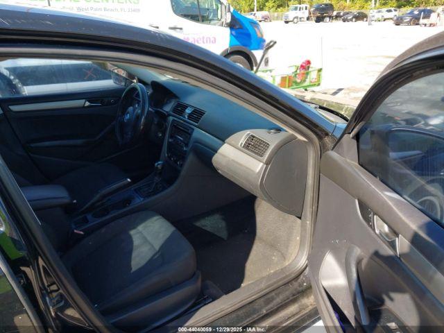 Volkswagen Passat 2.5l S Image 5