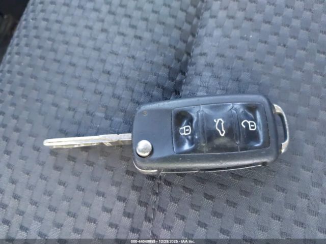 Volkswagen Passat 2.5l S Image 9