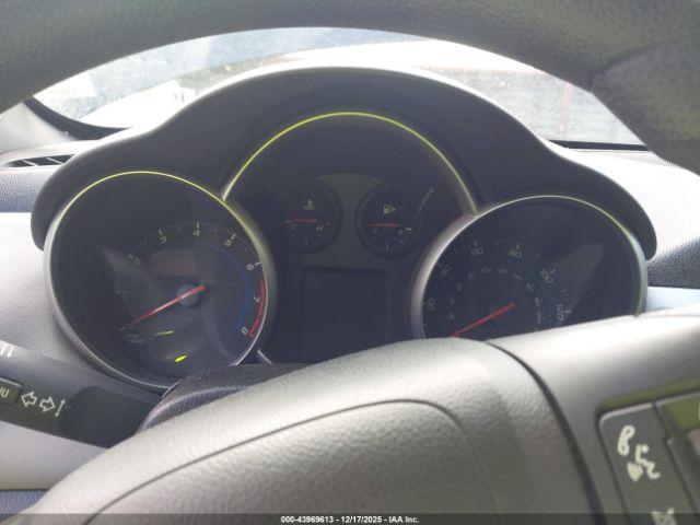 Chevrolet Cruze Ls Auto Image 2