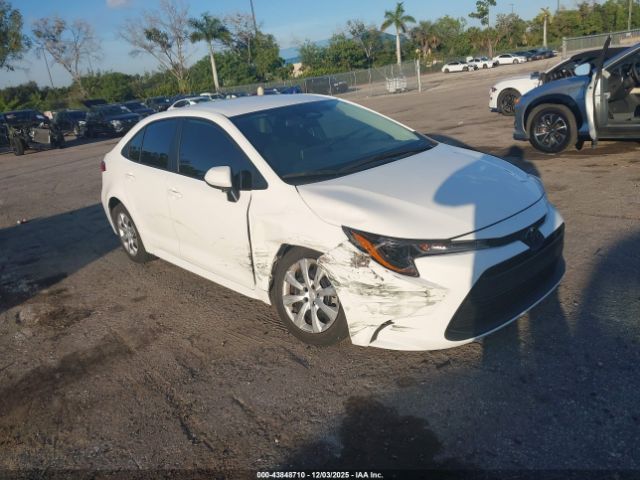 Toyota Corolla Le Image 4