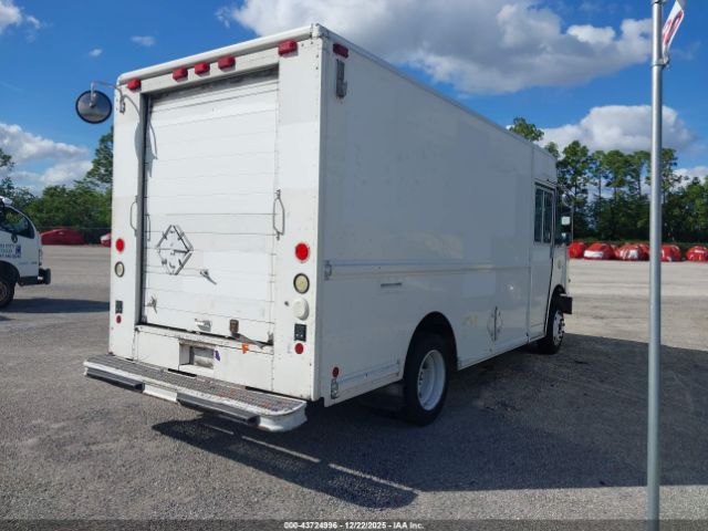 Freightliner Chassis M Line Walk-in Van Image 7