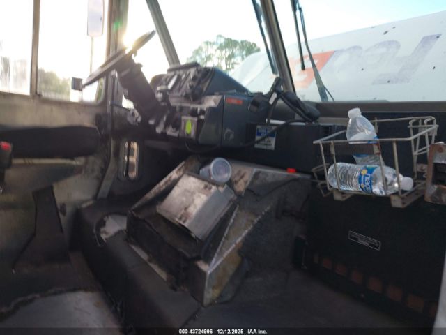 Freightliner Chassis M Line Walk-in Van Image 13