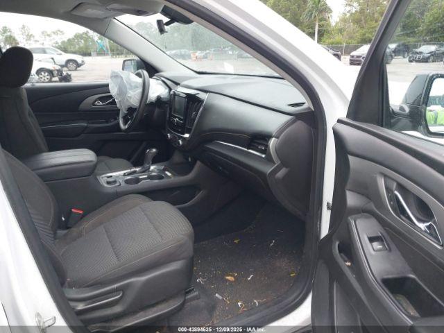 Chevrolet Traverse Ls Image 5