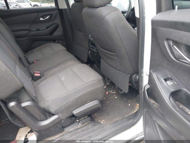 Chevrolet Traverse Ls Image 6