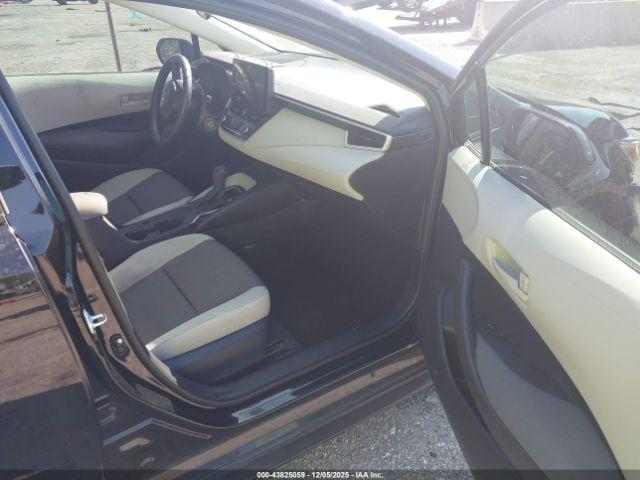 Toyota Corolla Le Image 8