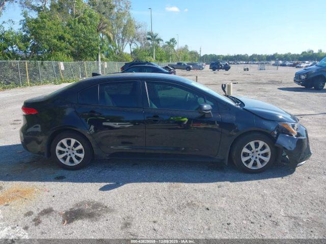 Toyota Corolla Le Image 11