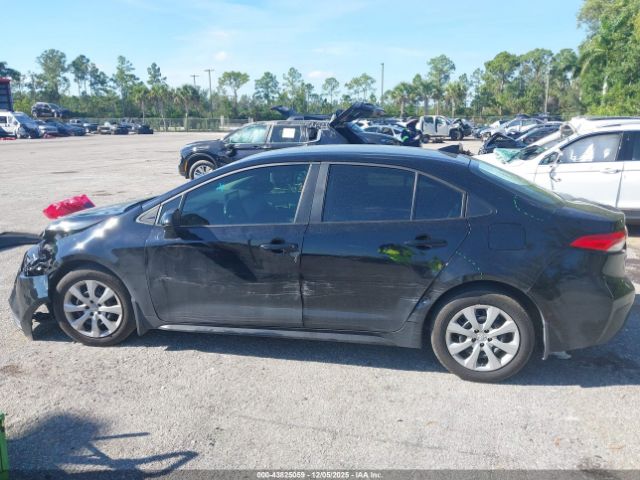 Toyota Corolla Le Image 14