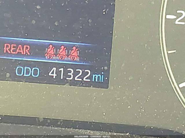 Toyota Corolla Le Image 2