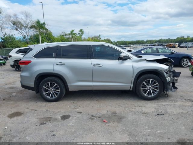 Toyota Highlander Xle Image 16