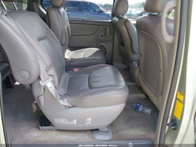 Toyota Sienna Xle Image 9