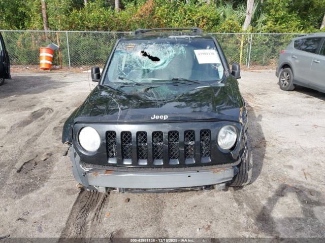 Jeep Patriot Latitude Image 14