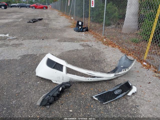 Kia Forte Lx Image 12