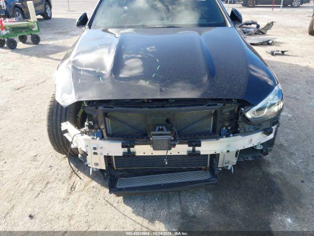 Mercedes-Benz C-Class 4matic Image 16