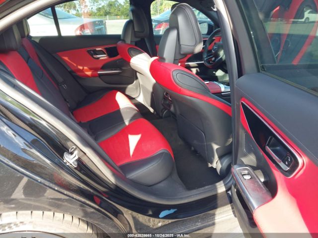 Mercedes-Benz C-Class 4matic Image 12