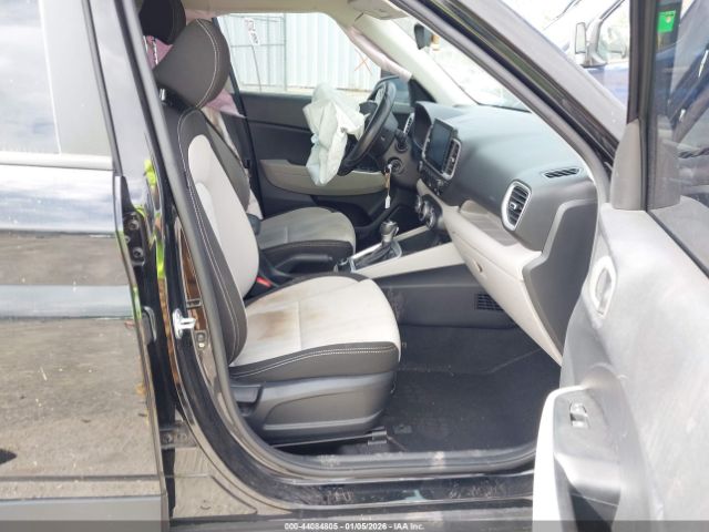 Hyundai VENUE Sel Image 4