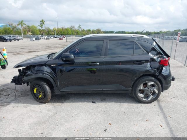 Hyundai VENUE Sel Image 2