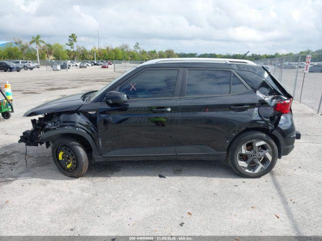 Hyundai VENUE Sel Image 2