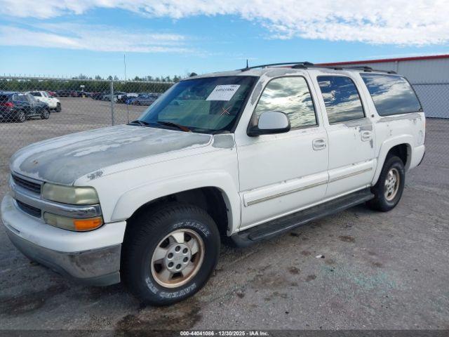 Chevrolet Suburban 1500 Lt Image 10