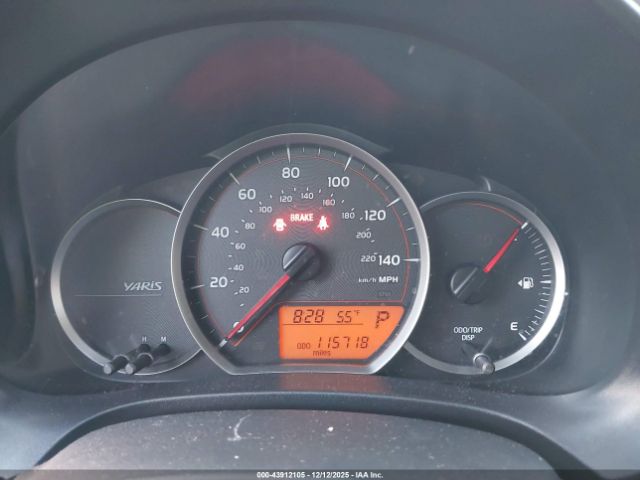 Toyota Yaris Le Image 7