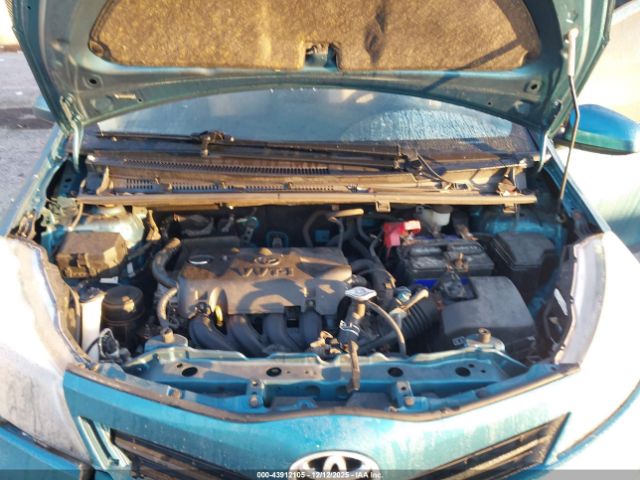 Toyota Yaris Le Image 12