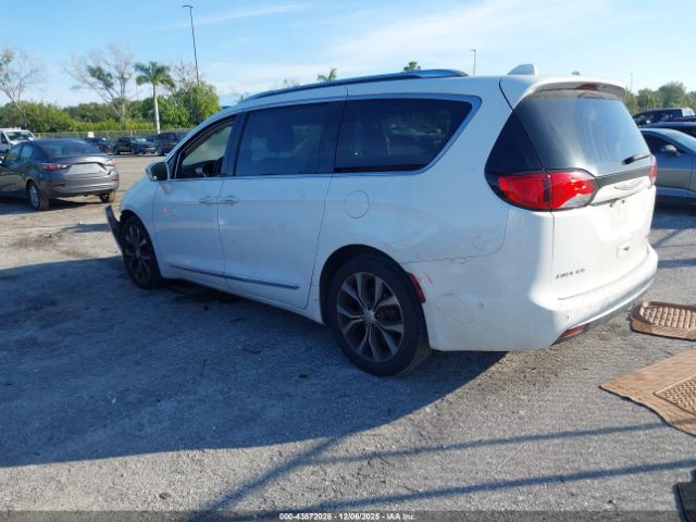 Chrysler Pacifica Limited Image 13