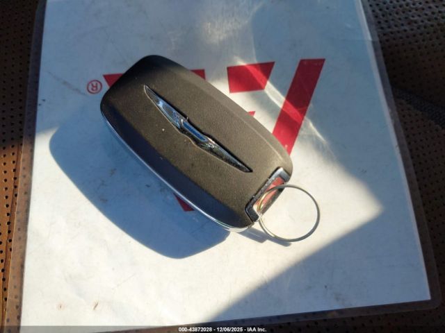 Chrysler Pacifica Limited Image 9