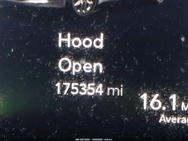 Chrysler Pacifica Limited Image 11