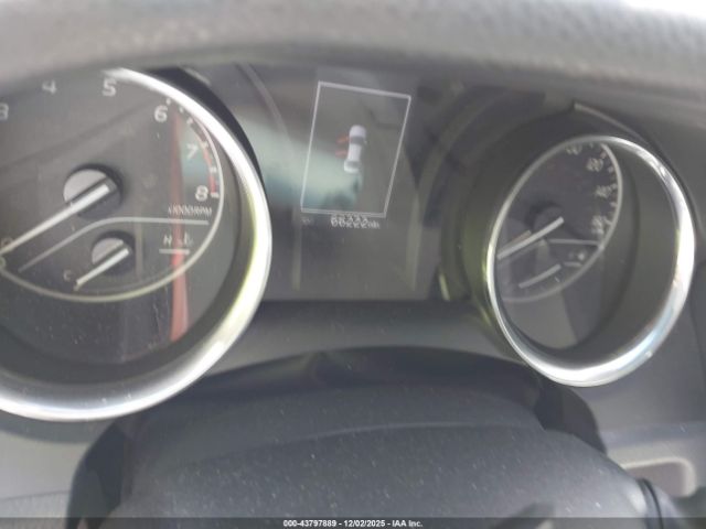 Toyota Camry Se Image 11