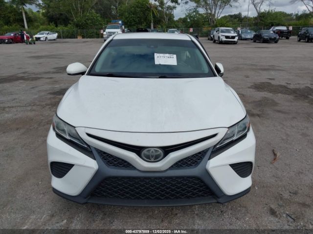 Toyota Camry Se Image 15