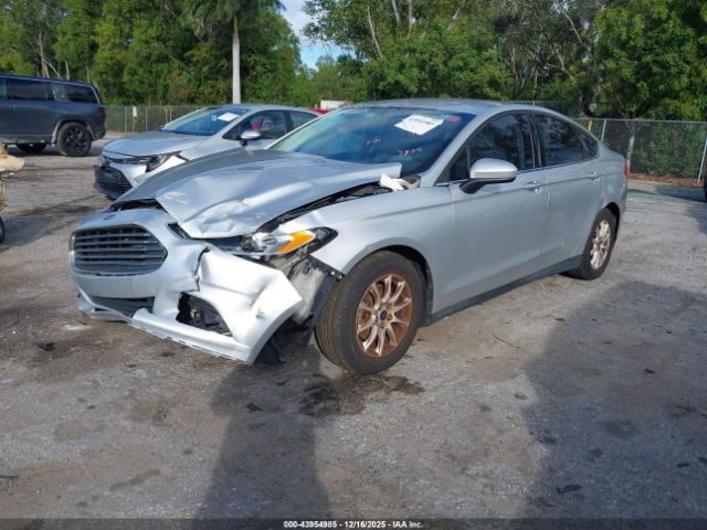 Ford Fusion S Image 13